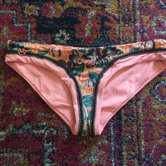 Maaji bikini bottoms - Picture 3 of 5
